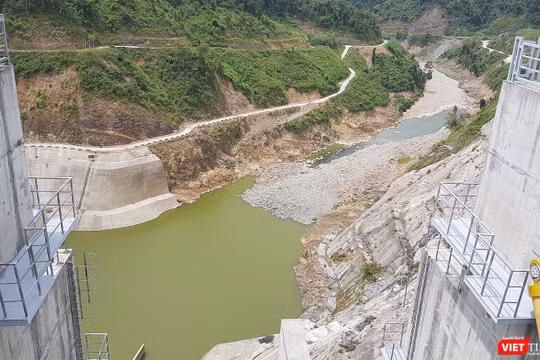 Để hạn chế tình trạng nhiễm mặn và thiếu nước tại khu vực hạ du sông Vu Gia, Đà Nẵng đề nghị Quảng Nam đắp đập trả dòng về Cầu Đỏ