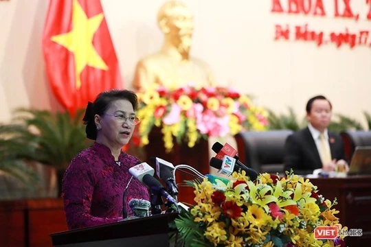 Chủ tịch Quốc hội Nguyễn Thị Kim Ngân phát biểu chỉ đạo tại phiên khai mạc kỳ họp thứ 9 HĐND TP Đà Nẵng khóa IX diễn ra sáng 17/12