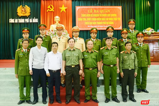 Ngày 28/12, Công an TP Đà Nẵng đã tổ chức Lễ công bố quyết định thành lập và ra mắt các Tổ công tác đặc biệt theo Kế hoạch 911 của Giám đốc Công an TP.