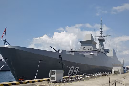 Tàu khu trục RSS INTREPID của Hải quân Singapore (ảnh: Wikimedia Commons)