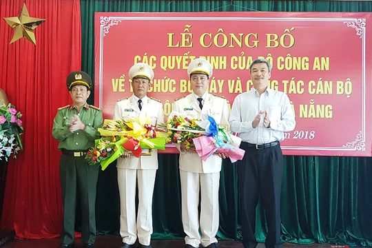 Sáng 21/8, Giám đốc Công an TP Đà Nẵng đã công bố các quyết định của Bộ trưởng Bộ Công an về việc bổ nhiệm hai lãnh đạo Cảnh sát PCCC TP Đà Nẵng giữ chức vụ Phó Giám đốc Công an TP Đà Nẵng. Đồng thời cơ cấu lại tổ chức bộ máy Công an TP Đà Nẵng theo mô h