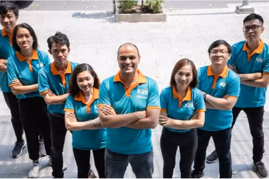 Ông Kartrick Narayan (đứng giữa) cùng đội ngũ của Kilo (Ảnh: Kilo)