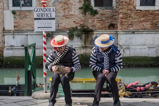 Kinh tế thế giới đang chịu ảnh hưởng xấu từ virus Corona