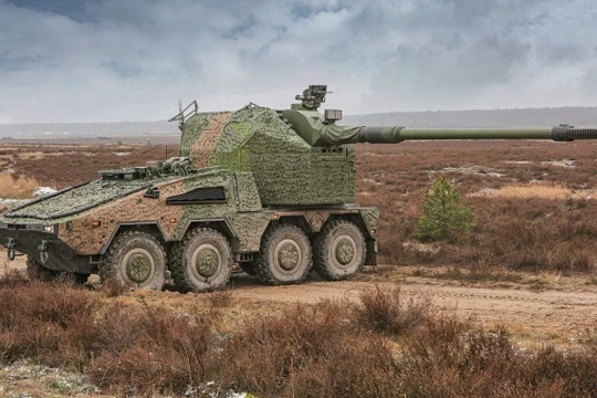 Hệ thống pháo tự hành bánh lốp 4x4 Boxer RCH-155. Ảnh Military Leak.