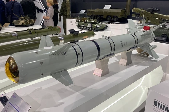 Tên lửa không đối đất hạng nhẹ LMUR “Izdeliye 305”. Ảnh Russian Gazeta.