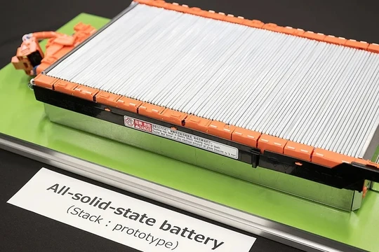 Pin xe điện thể rắn. Ảnh minh họa Automotive News