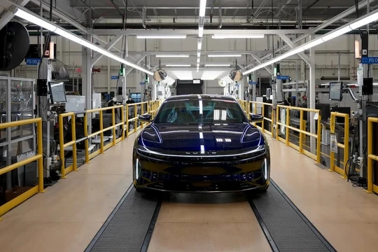 Xe điện Lucid Air Sapphire hiệu suất cao, nhanh nhất thế giới chuẩn bị xuất xưởng Ảnh Electrek