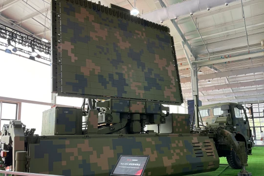 Radar băng tần S đa chức năng không cần giám sát YLC-16 được trưng bày tại Triển lãm Radar Quốc tế lần thứ 10 ở Bắc Kinh ngày 13/4/2023. Ảnh: Liu Xuanzun/GT