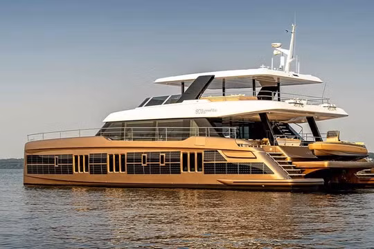 Du thuyền chạy bằng điện mặt trời mới nhất của Sunreef, sẽ được ra mắt ở Fort. Lauderdale, Bang Florida. Ảnh Sunreef Yachts