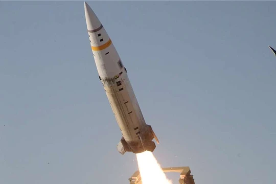 Tên lửa đạn đạo chiến thuật ATACMS. Ảnh Army Recognition