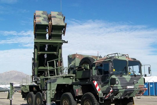 Xe phóng tên lửa phòng không, phòng thủ tên lửa Patriot. Ảnh TopWar.