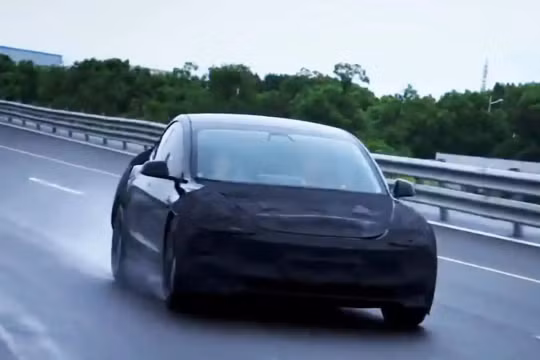 Nguyên mẫu Tesla Model3 chạy thử nghiệm. Ảnh: InsideEV