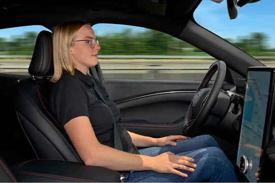 Hệ thống hỗ trợ tay lái BlueCruise của Ford ở Đức. Ảnh: Ford