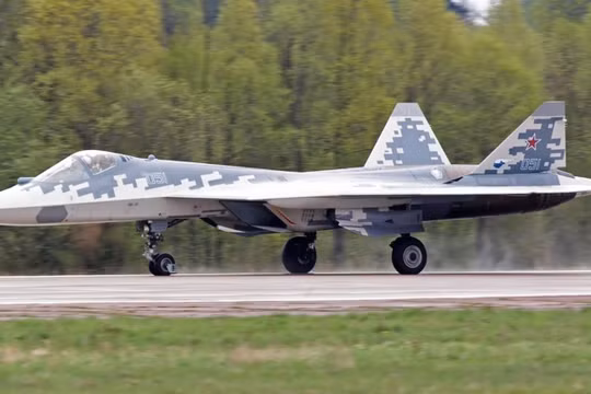 Máy bay tiêm kích tàng hình thế hệ 5 Su-57. Ảnh Military Watch.
