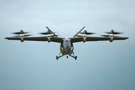 Nguyên mẫu eVTOL VX 4 của công ty Anh Vertical Aerospace trong chuyến bay thử nghiệm. Ảnh New Atlas.