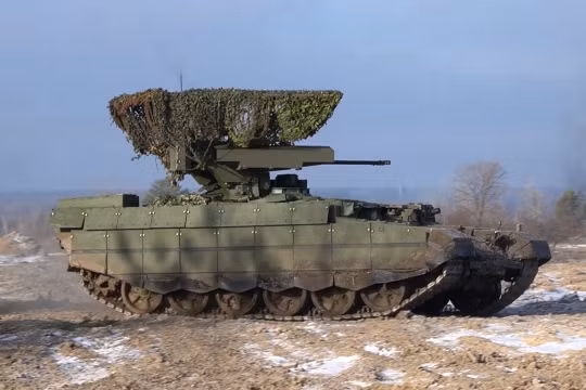 Xe yểm trợ tăng thiết giáp BMPT "Terminator" tăng cường hệ thống bảo vệ. Ảnh RG