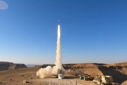 Quân đội Israel, công ty Rafael thử nghiệm thành công tên lửa phòng không David's Sling. Ảnh video Bộ Quốc phòng Israel. 