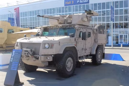 Xe bọc thép ZA-SpN Titan. Ảnh Army Recognition.