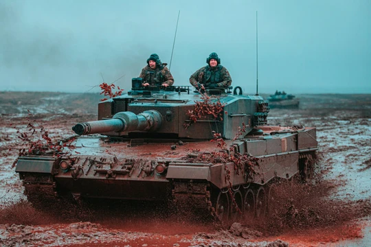 Xe tăng Leopard 2 A4/5 quân đội Ba Lan. Ảnh South Front.