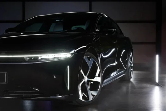 Nguyên mẫu xe Air Midnight Dream của công ty Lucid tại triển lãm ô tô IAA 2023 Munich. Đức. Ảnh Lucid