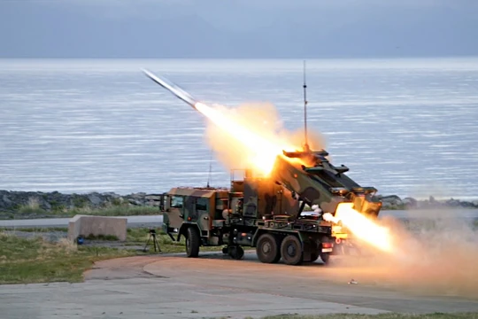 Xe phóng MLV của Ba Lan phóng tên lửa tấn công hải quân NSM tại thao trường Andøya ở Na Uy tháng 5/2016. Ảnh: Sjøforsvaret