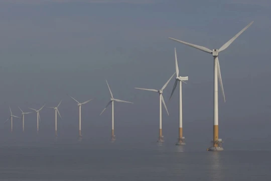 Trang trại điện gió ngoài khơi xa thuộc tỉnh Phúc Kiến, Trung Quốc. Ảnh SCMP
