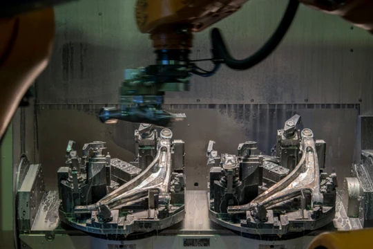 Sử dụng công nghệ mới để sản xuất các thành phần linh kiện nhôm cho ô tô. Ảnh: Raufoss Technology.