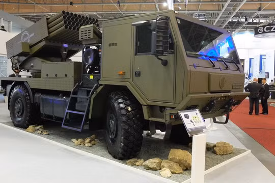 Pháo phản lực BM=21MT của Cộng hòa Sec trong triển lãm. Ảnh Defense Express. 