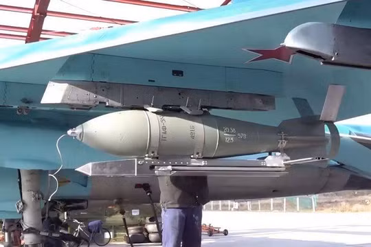 Bom FAB-500M-62 trang bị bộ công cụ UMPC. Ảnh: Topwar.