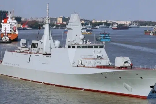 Siêu khinh hạm Type 054B đầu tiên bắt đầu giai đoạn thử nghiệm chế tạo. Ảnh Naval News