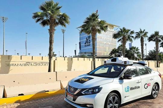 Robotaxi WeRide đỗ trên một con phố ở Abu Dhabi, UAE đầu năm 2023. Ảnh ChinaDaily 