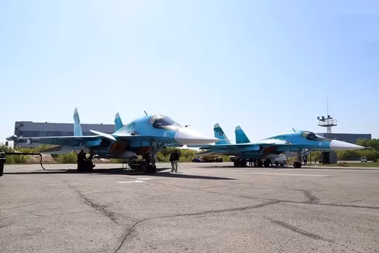 UAC chuyển giao lô máy bay ném bom Su-34M mới cho không quân Nga. Ảnh UAC