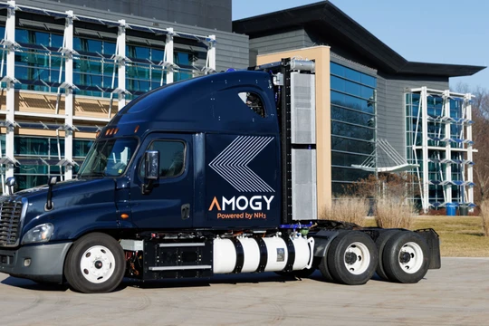 Xe vận tải thử nghiệm sử dụng amoniac chuyển hóa hydro cho pi nhiên liệu. Ảnh CNBC