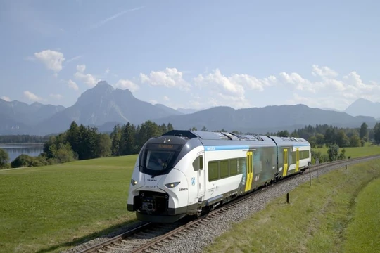Siemens Mobility tiến hành thử nghiệm Mireo Plus H, đoàn tàu hai toa chạy bằng hydro ở Bavaria, Đức. Ảnh Siemens Mobility