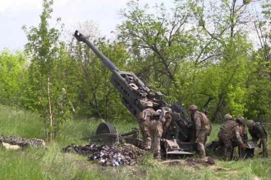 Quân đội Ukraine pháo kích bằng lựu pháo M777. Ảnh minh họa Military Ukraine.