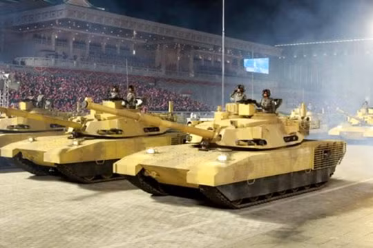 Xe tăng mới của Triều Tiên, được cho là tương tự Armata, ra mắt năm 2020. Ảnh KCNA