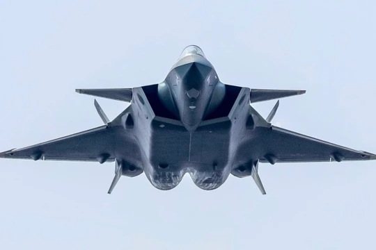 Máy bay chiến đấu thế hệ 5 J-20A không quân Trung Quốc. Ảnh Military Watch.
