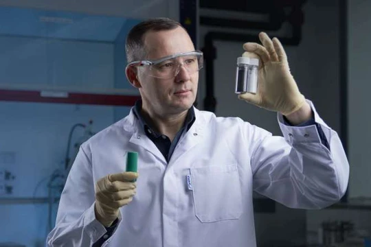 TS Oleksandr Dolotko, tác giả chính của báo cáo khoa học tiến hành nghiên cứu tại Viện IAM-ESS và HIU.Ảnh: Amadeus Bramsiepe, KIT