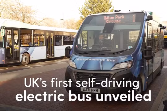 Anh ra mắt dịch vụ xe buýt điện tự lái đầu tiên. Ảnh video E&T
