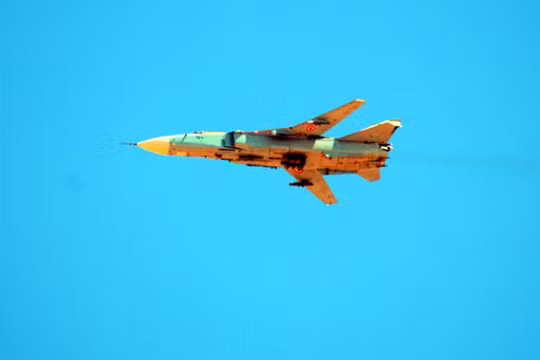 Máy bay ném bom chiến trường Su-24MK2 không quân Syria. Ảnh South Front