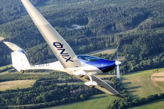 Máy bay hạng nhẹ Pure Flight ΦNIX của Pháp. Ảnh Electrek