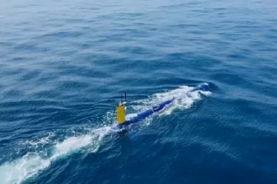 Tàu ngầm đa nhiệm không người lái (AUV) có tên là BlueWhale do công ty IAI sản xuất. Ảnh Naval News