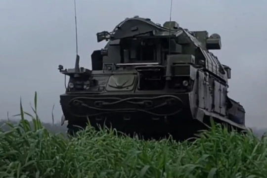 Tổ hợp tên lửa phòng không tầm ngắn Tor-M2. Ảnh South Front.