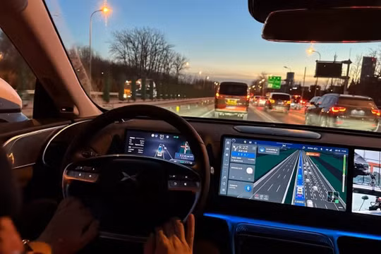 Màn hình phần mềm X NGP (thí điểm hướng dẫn điều hướng) của Xpeng được thử nghiệm ở 4 thành phố Trung Quốc. Ảnh: Weibo