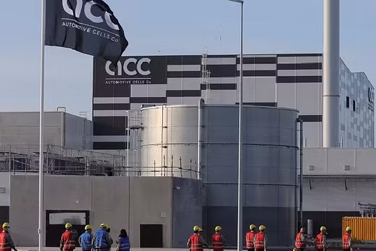 Nhà máy khổng lồ của công ty sản xuất pin EV (ACC), liên doanh của Stellantis, TotalEnergies và Mercedes ở Billy-Berclau-Douvrin, Pháp, ngày 30/5/ 2023. Ảnh Reuters / Pascal Rossignol