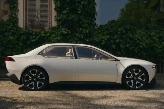 Nguyên mẫu thiết kế ý tưởng xe điện mới Vision Neue Klasse của công ty BMW. Ảnh InsideEVs