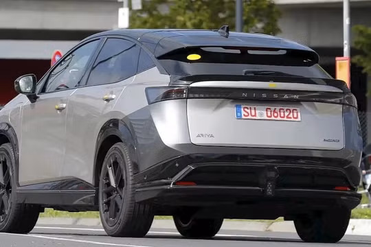 Mẫu xe điện Nissan-Ariya-Nismo, thử nghiệm trong khu phức hợp đua xe Nurburgring, Đức. Ảnh Auto Express.