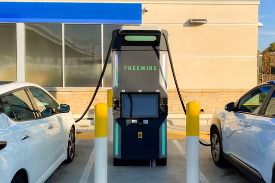 Phòng thí nghiệm Quốc gia Argonne thuộc Bộ Năng lượng Mỹ và Đại học Chicago phát triển công nghệ AI cách mạng hóa kỹ thuật sạc xe điện (Ảnh: Tech Times)