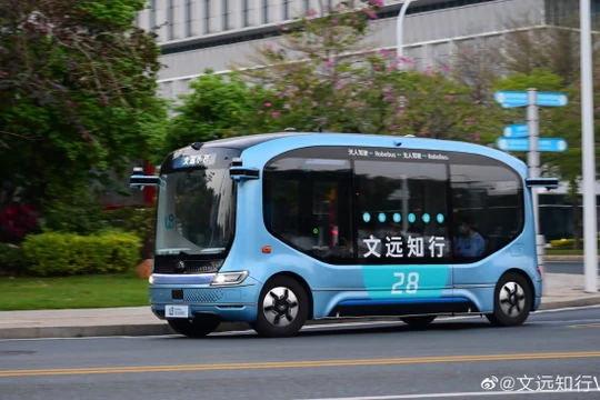 Xe bus tự hành robobus của công ty khởi nghiệp WeRide. Ảnh minh họa SCMP