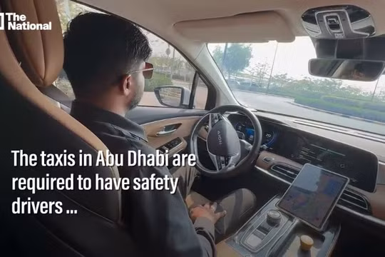 Công ty WeRide Trung Quốc sẽ triển khai hàng trăm xe tự lái ở UAE. Video The National.